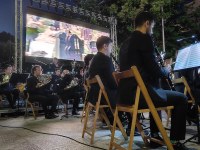Western estiloko pelikulen musika San Juan jaiei agur esaten joateko