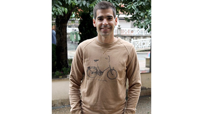 Xabier Arrieta: “Tontokeriak pentsatzen ditut eta beti okurritzen zait zerbait pegatinak egiteko”