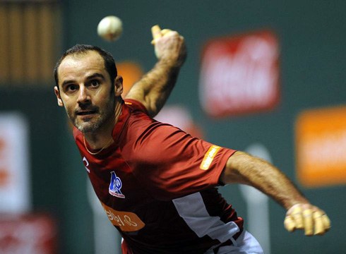 Xalaren agurra Astelenan pilota profesionalari