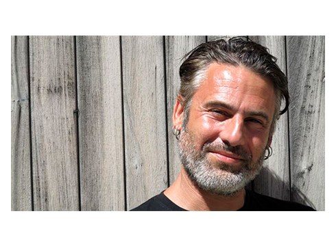 Ximun Fuchs, antzerki-zuzendaria: “Euskal Herrian ez da drogaren egiazko auzirik egin”