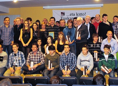 XIX. Eibarko Kirol Sariak Coliseoan Gabon Zahar egunean