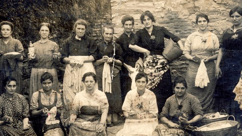 XX. mendeko euskal emakumeei buruzko erakusketa zabalduko dute bihar Portalean