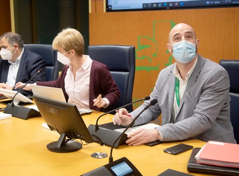 XXI. mendeko Eibar osatzeko deia egin du alkateak Eusko Legebiltzarrean