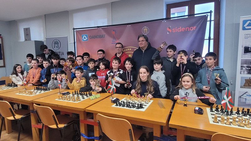 Yeray Fernandez garaile Gipuzkoako Eskolarteko Xake Txapelketaren Azkoitiko zonaldeko lehiaketan