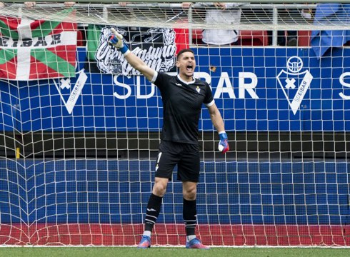 Yoelek eta Canterok bi gol baino ez dituzte jaso 2022an jokatutako zazpi partidetan