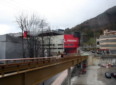 Zabaldu dute Amañako pasabidea