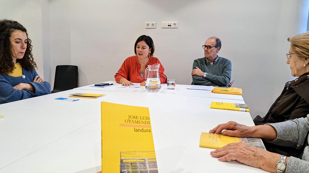 Zabalik da ‘Idazlearekin harixa emoten’ euskarazko irakurketa klubean izena-emateko epea