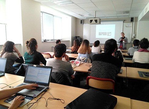 Zabalik dago Udako Euskal Unibertsitateak martxorako antolatu dituen ikastaroetarako izen-ematea