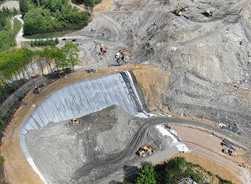 Zabortegian desagertuta jarraitzen duten bi langileak gogoratzeko kontzentrazioa egingo da bihar goizean