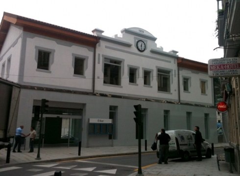 Zaharberritutako tren geltokia Arrate bezperan zabalduko dute