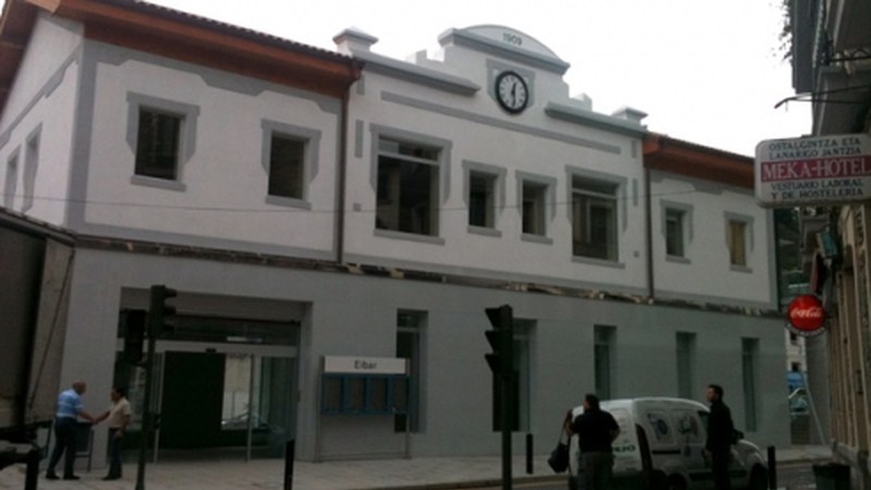 Zaharberritutako tren geltokia Arrate bezperan zabalduko dute