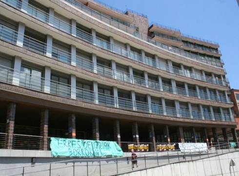 Zaharren egoitzetako beharginen elkarretaratzea