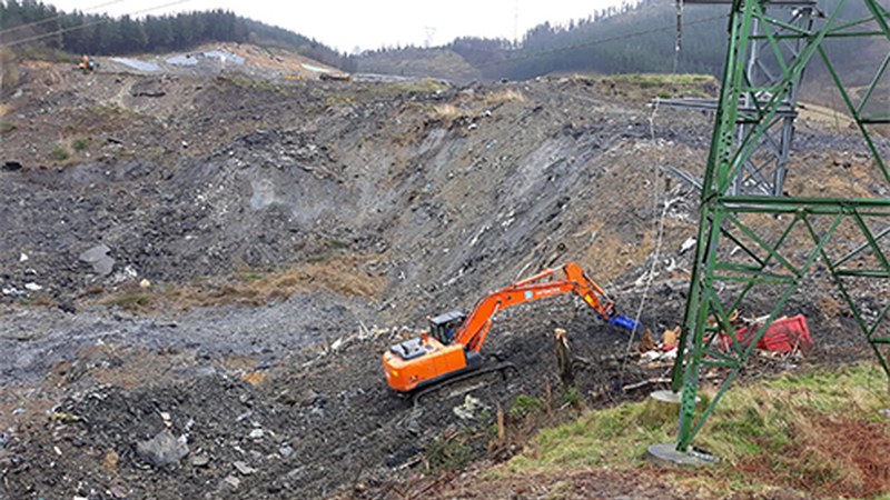 "Zaldibar Argitu, ereduaren agortzea agerian" manifestua sinatu dute 84 irakasle eta kultur eragilek