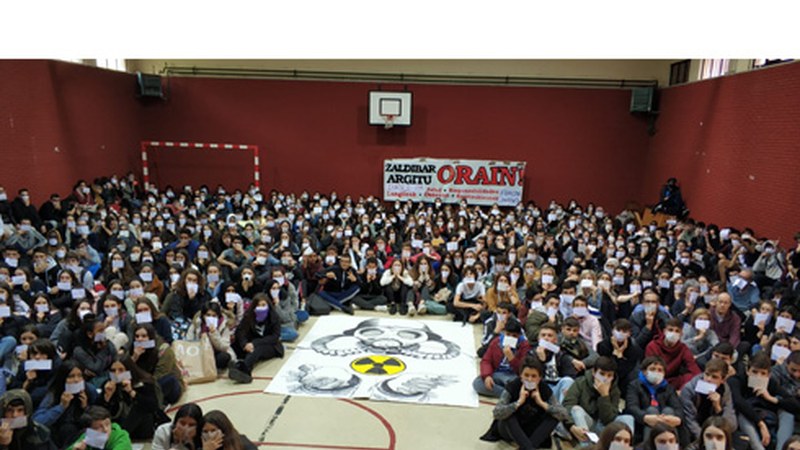 [zaldibarArgitu] Zabortegian gertatutakoa salatzeko protesta egin dute Eibar BHIn