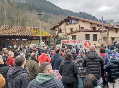 Zaldibarko auzian ardura politikoak hartzeko eskatu dute, luiziaren hirugarren urteurrenean