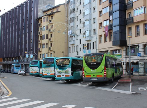 Zapatu arratsaldean zenbait autobus-geraleku kenduko dituzte Itzulia ospatuko delako