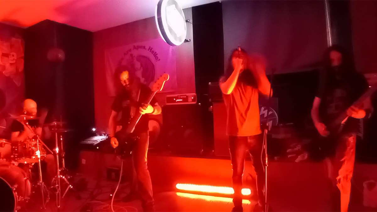 Zapatu Beltza taldearen kontzertua Zai-zoin Zapatu Beltza taldearen kontzertua Zai-zoin