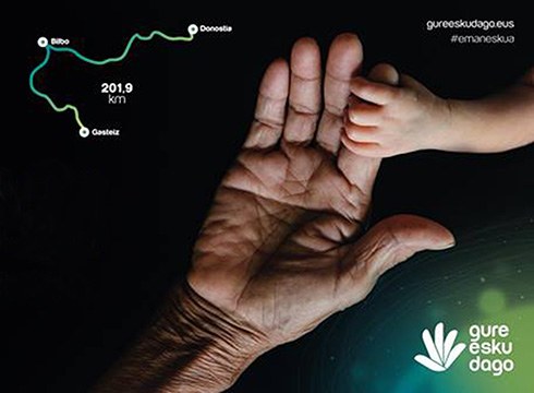 Zapatu eguerdirako asanblada deitu dute gazteek, Gure Esku Dago-ren giza-katearen harira