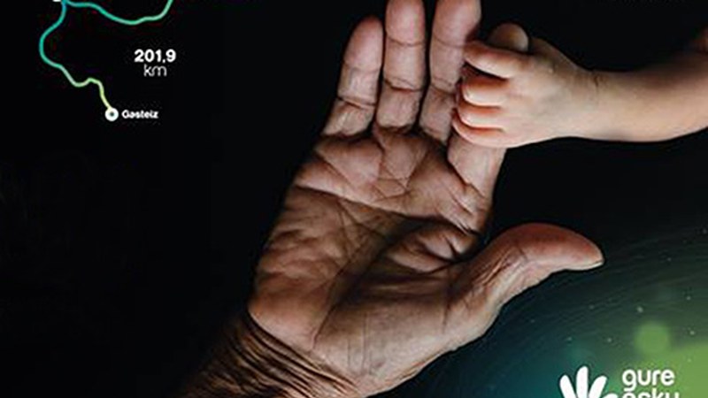 Zapatu eguerdirako asanblada deitu dute gazteek, Gure Esku Dago-ren giza-katearen harira