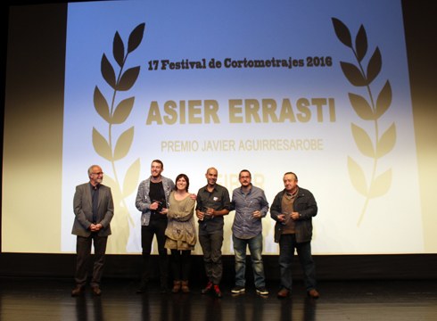 Zapatuan banatu zituzten Javier Agirresarobe Sariak