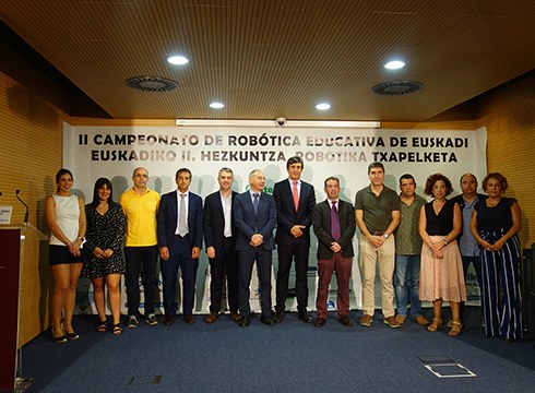 Zapatuan Ermuan jokatuko den Gazte Robotika Euskadiko II. Hezkuntza Robotika Txapelketa aurkeztu dute