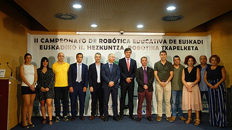 Zapatuan Ermuan jokatuko den Gazte Robotika Euskadiko II. Hezkuntza Robotika Txapelketa aurkeztu dute