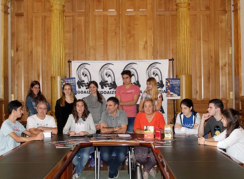 Zapatuan Untzagan egingo den “Jana ez da txantxa” IV. Bazkari solidarioa aurkeztu dute