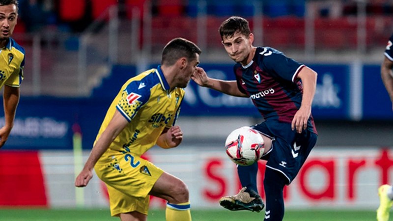 Zapatuko Elche taldearen aurkako partidurako sarrerak salgai