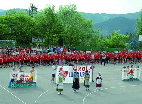 Zapatuko ‘Euskaraz bizi’ bertan behera