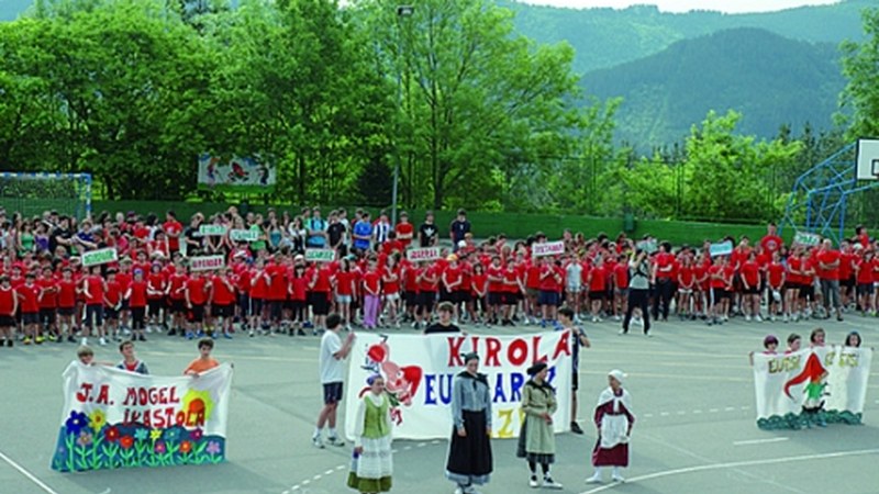 Zapatuko ‘Euskaraz bizi’ bertan behera