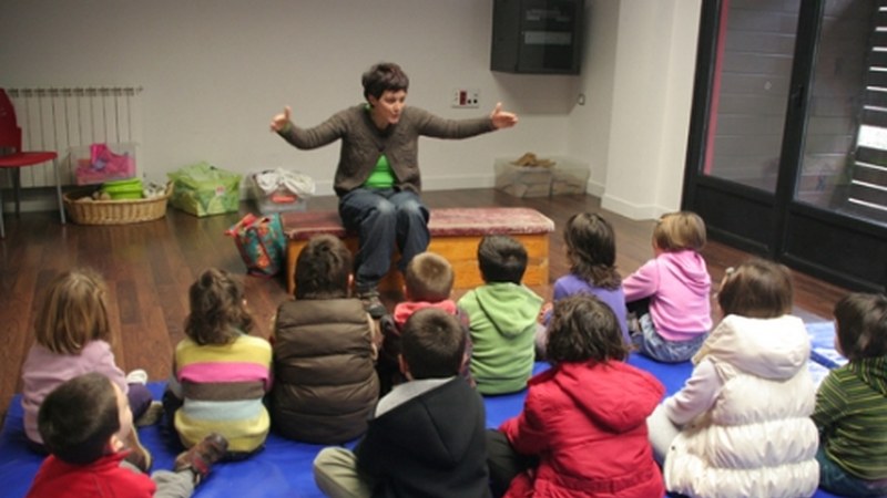 Zapatuko Ipuina liburutegian