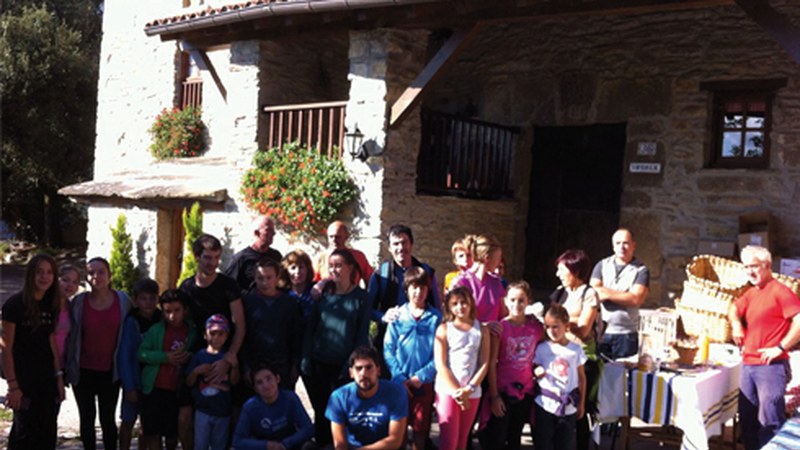 Zapaturako Sosola baserrira irteera antolatu du Legarreko jai batzordeak