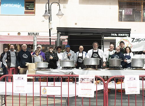 Zaporeak-en erronkaren amaiera-ekitaldian egin zuten rifaren zozketa, zapatuan Ermuan