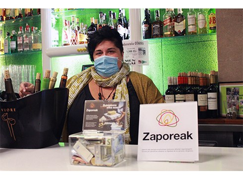 Zaporeaki laguntzeko itsulapikoak domekara arte egongo dira tabernetan