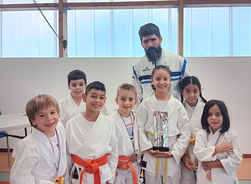 Zazpi domina Kalamuakoentzat Manu Agirre gogoratu zuten Capbretonen