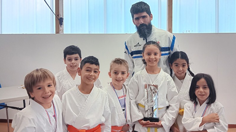 Zazpi domina Kalamuakoentzat Manu Agirre gogoratu zuten Capbretonen