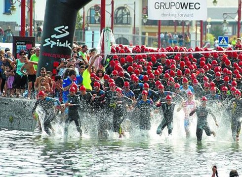 Zazpi ordezkari izan zituen JAZ Eibar Triatloi Taldeak Zumaiako triatloi mitikoan