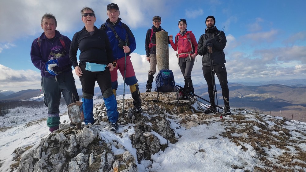 Zeharkaldi ahantzezina izan zuten zapatuan Deporreko mendizaleek