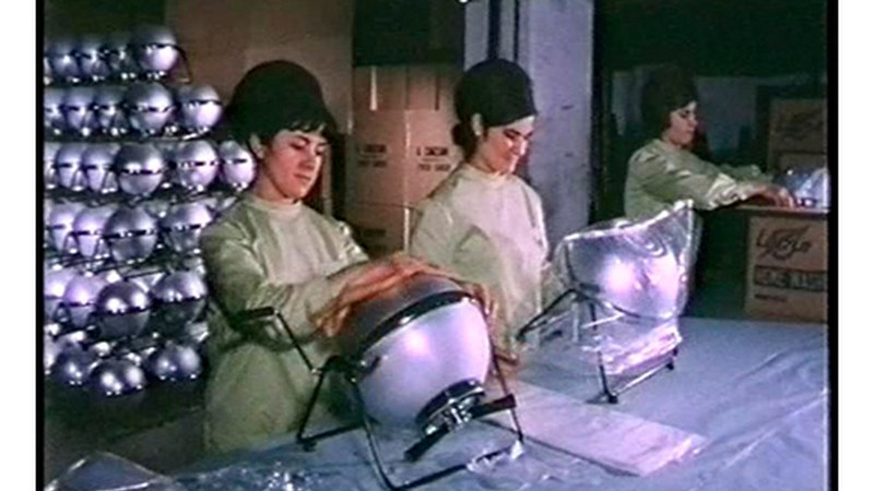 Zeintzuk dira argazkietako emakume langileak?