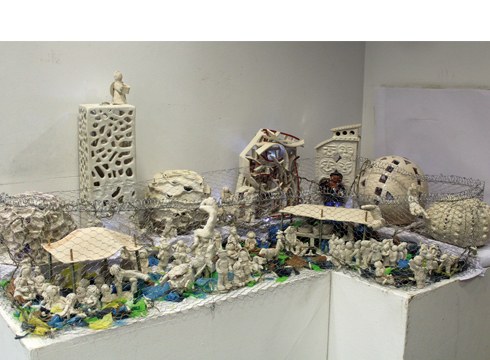 Zeramika Eskolako ikasleen jaiotza ipini dute Portalean