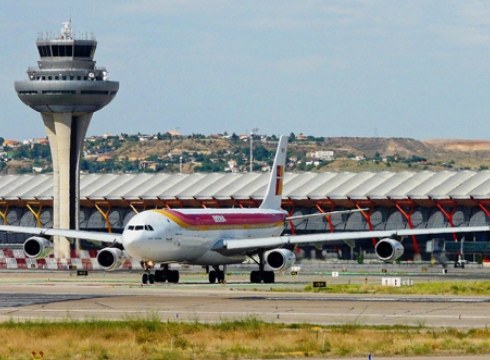 Zerbitzu zuzena Eibartik Barajasko aireporturaino