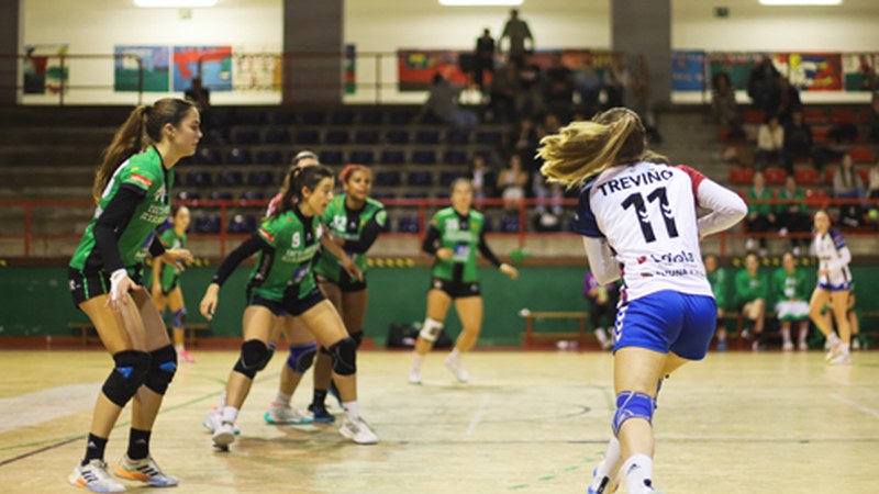 Zilarrezko Mailako Mek Eibar Eskubaloiak Basaurin galdu egin zuen azkenean