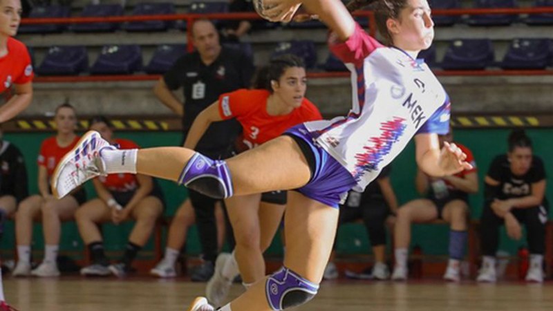 Zilarrezko Mailako Mek Eibar Eskubaloiak galdu egin zuen azkenaren kantxan