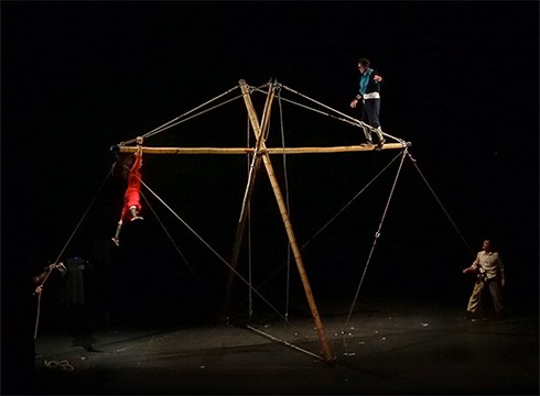 Zirkuaren magiaz betetako ikuskizuna eskainiko du Circ Bover konpainiak bihar Errebal Plazan