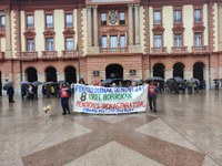 Zortzi urteko borroka ospatzeko manifestazioa egin dute pentsiodunek