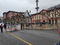 Zortzi urteko borroka ospatzeko manifestazioa egin dute pentsiodunek