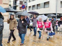 Zortzi urteko borroka ospatzeko manifestazioa egin dute pentsiodunek