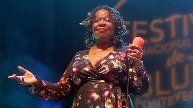 [ZOZKETA] Ander Romero izan da Blues Hotsak jaialdian Gisele Jacksonen kontzertua ikusteko sarreren irabazlea