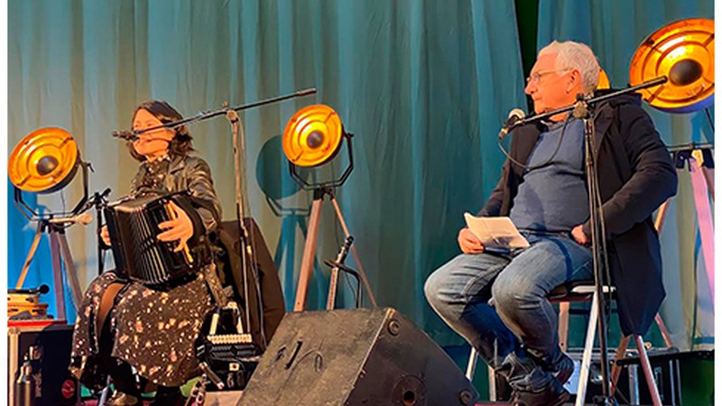 [ZOZKETA] Ines Osinagak eta Joseba Sarrionandiak ikuskizuna eskainiko dute Soraluzen