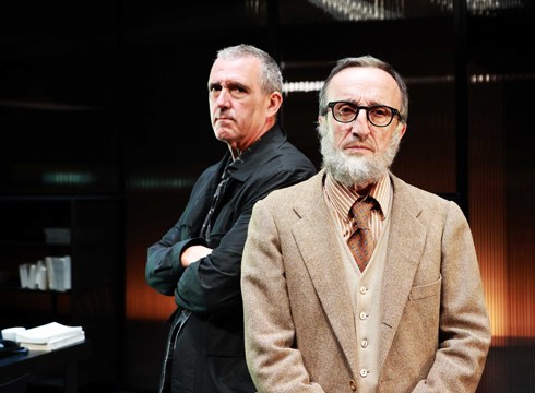 [ZOZKETA] Xabi Zubeldiak irabazi ditu ‘Kortxoaren dilema’ antzezlana ikusteko sarrerak